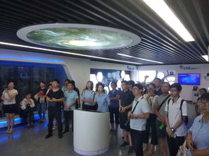 教师协同研修班学员参观优质企业