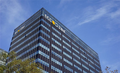 河南艾格多功能性蛋鸡饲料品牌设计形象_饲料包装设计_饲料vi设计 - 品牌设计案例